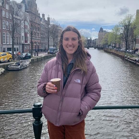 Meet your Posher, Emilie - Picture 2 of 2